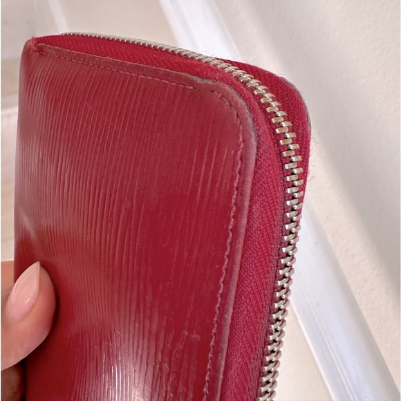 LOUIS VUITTON Red Epi Zippy Wallet - Picture 16 of 16